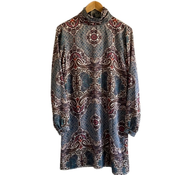 Amy Matto New York Rowan Shift Paisley High Neck Mini Dress - Picture 2 of 12